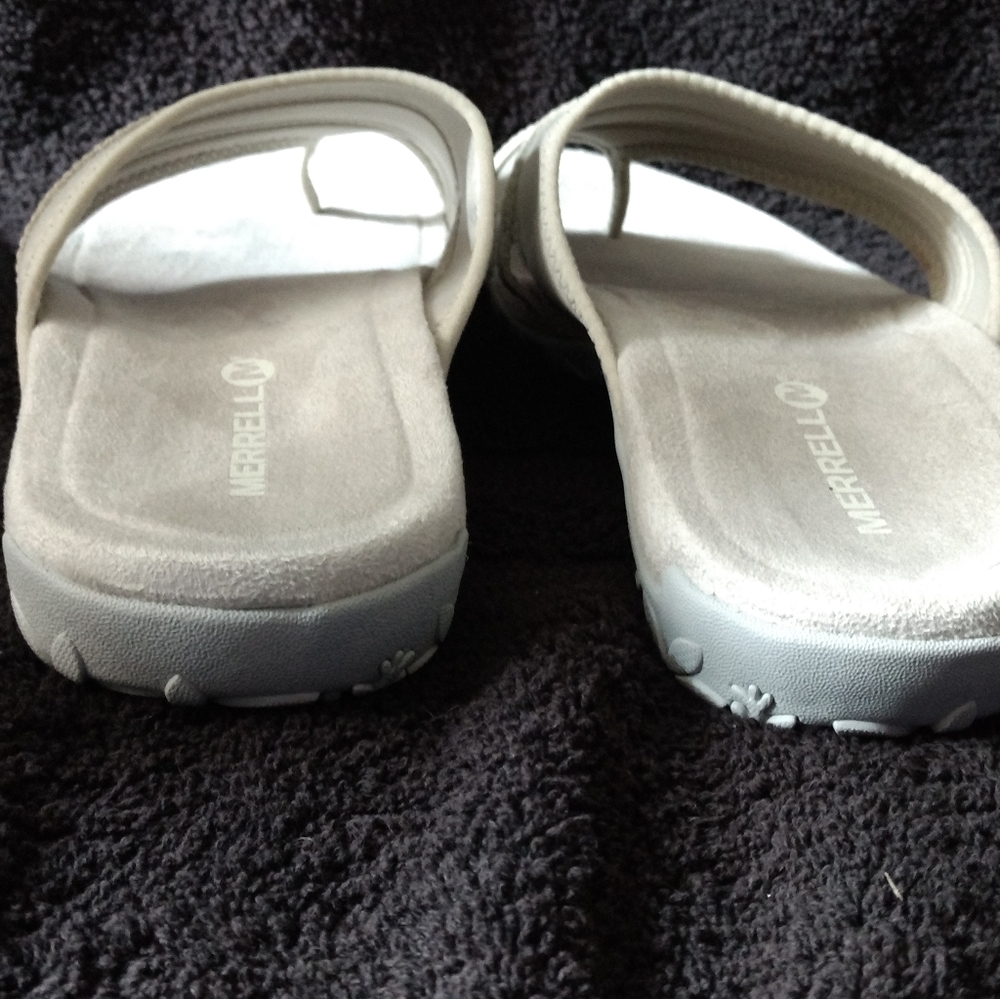 *Merrell Thong Sandals* - Picture 4 of 10